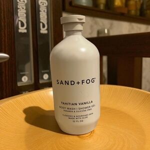 Sand + Fog Tahitian Vanilla Shower Gel | 32 oz | Paraben & Silicone Free